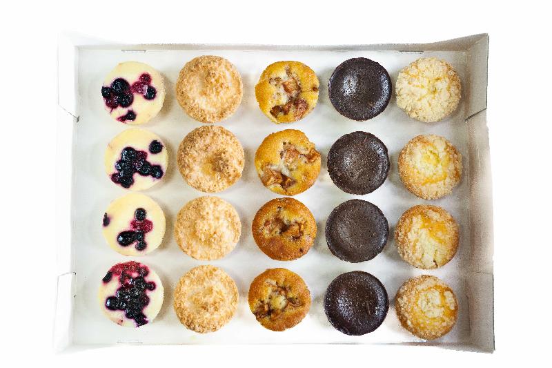 Mini Cake Selection x 20 (v)