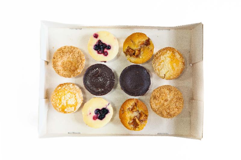 Mini Cake Selection x 10 (v)